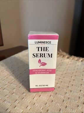 Luminesce The Serum - Pink Hyaluronic Acid & Vitamin B5 (1 fl oz)